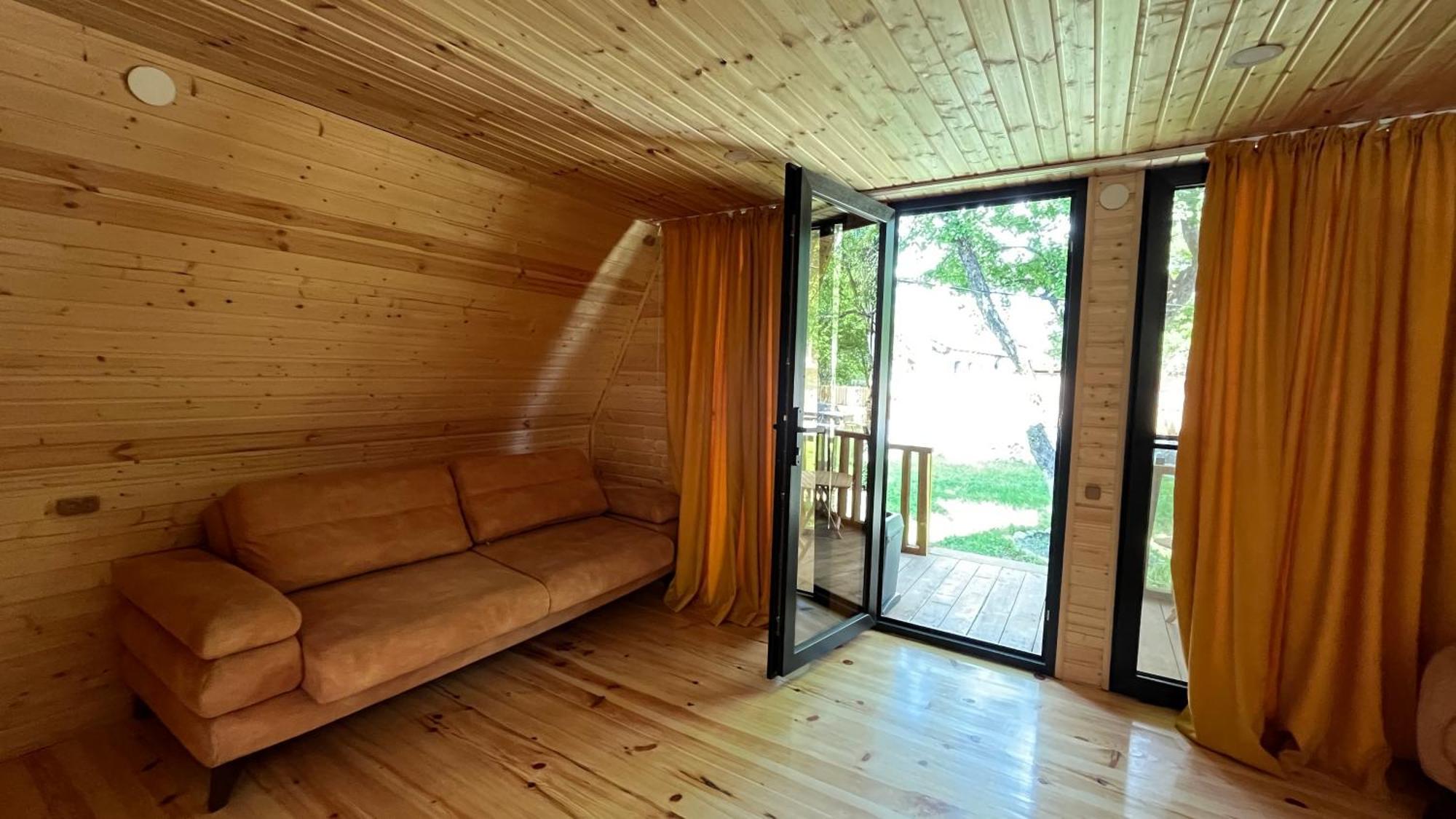 Garden House 메스티아 외부 사진